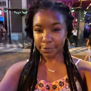 Meet your Posher, Jamye